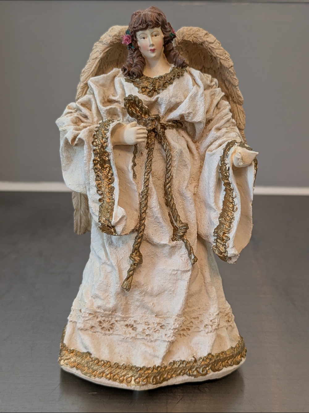 Angel Figurine with Gold Trim, Plays Music